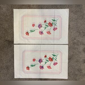Pair Of Vntg Cannon Percale Pillowcases W/Floral Design 50/50 Standard/Queen